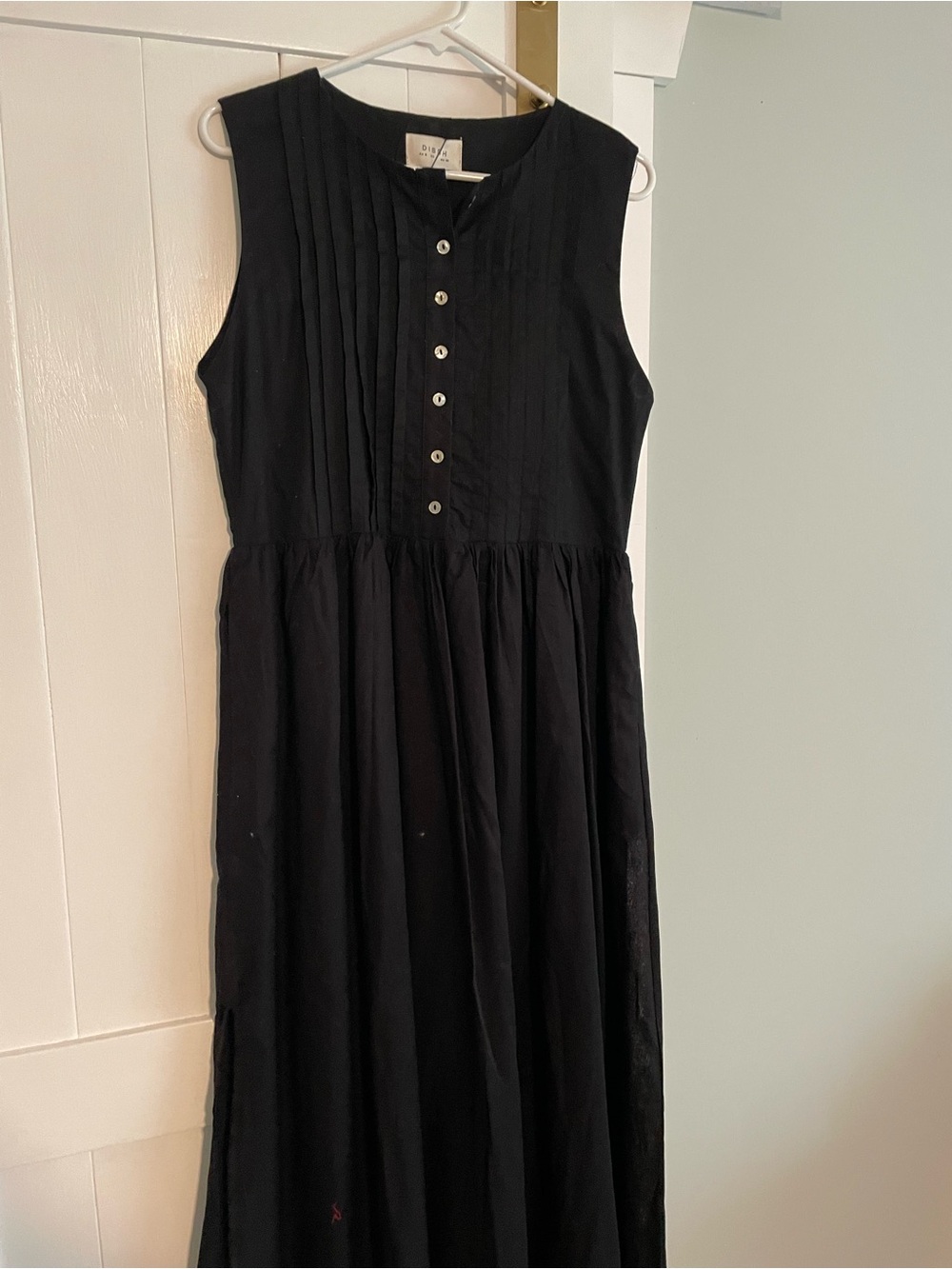 DISSH Black Sleeveless Pintuck Button-Front Maxi Dress